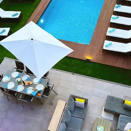 Tranquil Large 6 Bedroom Family Sleeps 20 Near Sitges