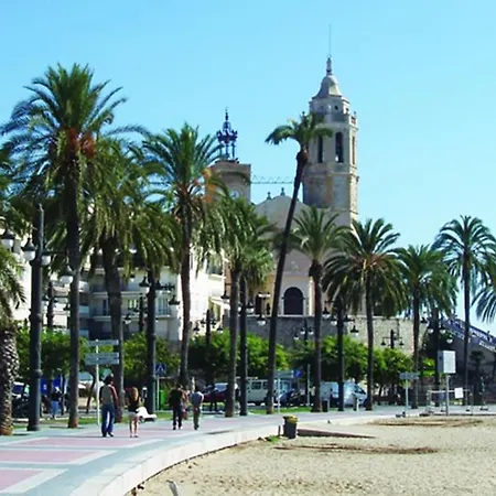 Tranquil Large 6 Bedroom Family Sleeps 20 Near Sitges Villa