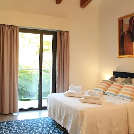 Tranquil Large 6 Bedroom Family Sleeps 20 Near Sitges Villa
