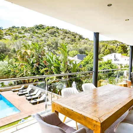Villa Tranquil Large 6 Bedroom Family Sleeps 20 Near Sitges *