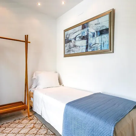 Tranquil Large 6 Bedroom Family Sleeps 20 Near Sitges Villa