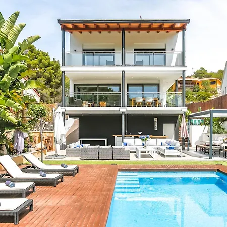 Tranquil Large 6 Bedroom Family Sleeps 20 Near Sitges Villa *