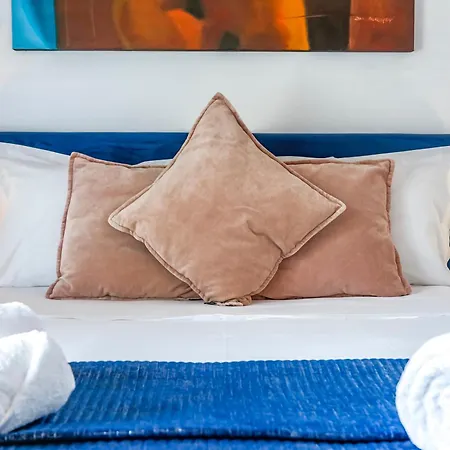 Villa Tranquil Large 6 Bedroom Family Sleeps 20 Near Sitges *