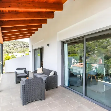 Villa Tranquil Large 6 Bedroom Family Sleeps 20 Near Sitges *